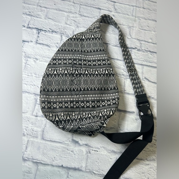 Kavu Geometric Black and White Sling Backpack. Cabincore. Hiking. Outdoors. - Picture 3 of 9